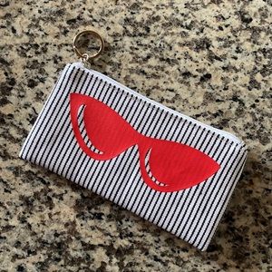 GUESS❓ Sunglass Case